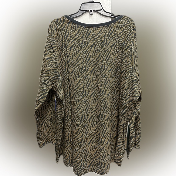 Nike Women’s Long Sleeves - Picture 2 of 2